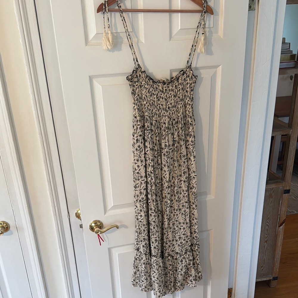 Cool Change Black and White Casual Sleeveless Maxi Sundress with tassel ties